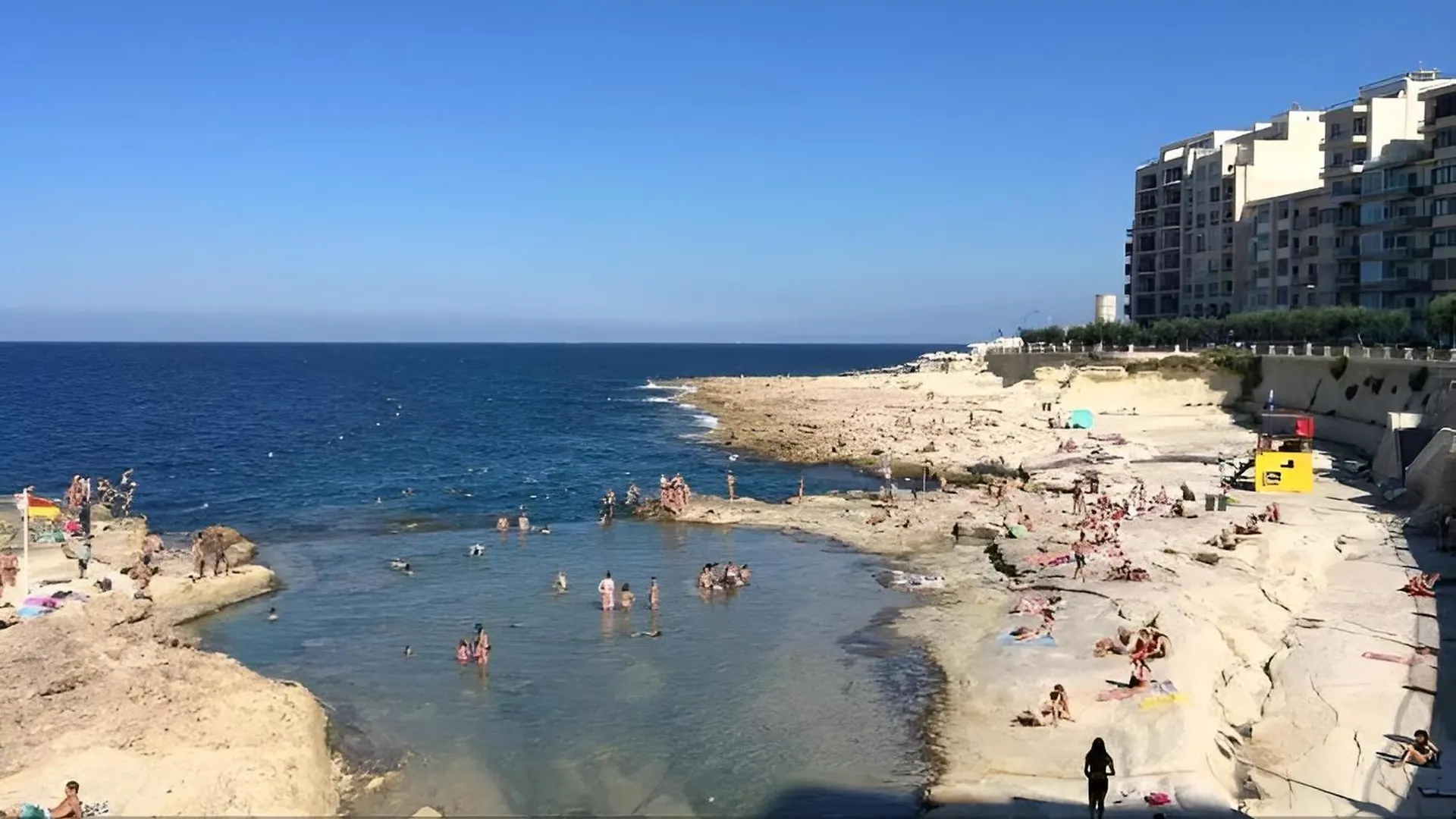 Sliema Cosy Penthouse With Bbq Apartment